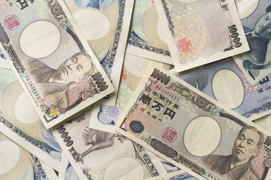 Купете повече японски акции вдигнете къси позиции по държавния дълг
